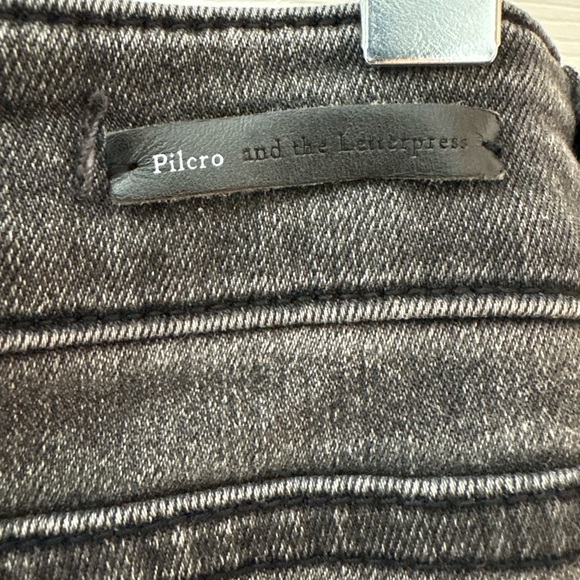 Pilcro and the Letterpress Anthropologie black parallel raw hem Jean size 26 - Picture 3 of 16